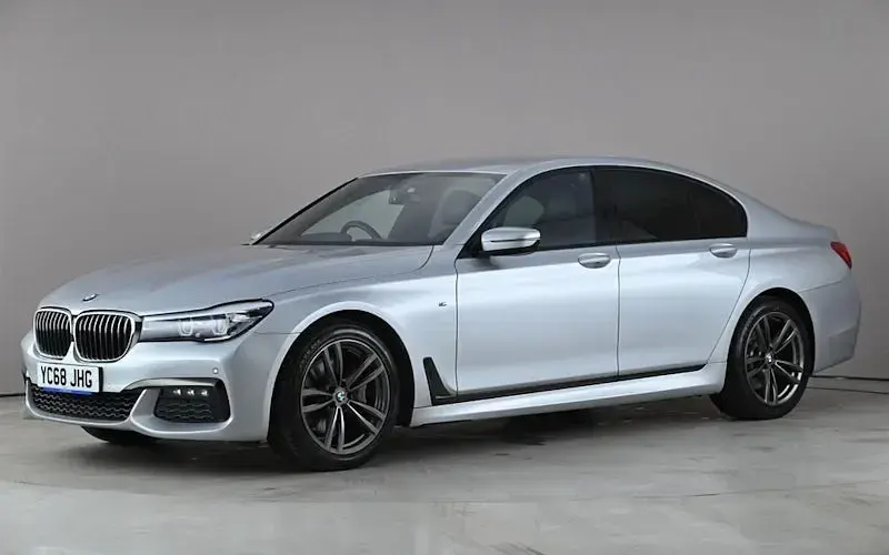 Usado BMW 730 M Sport 265 CV (194 kW) 2019 Plateado Berlina