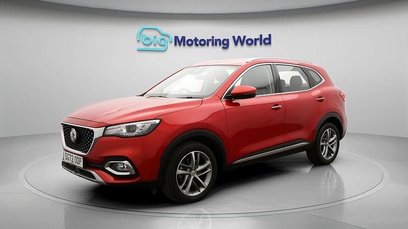 Used MG HS Excite 162 HP (119 kW) 2023 Red SUV