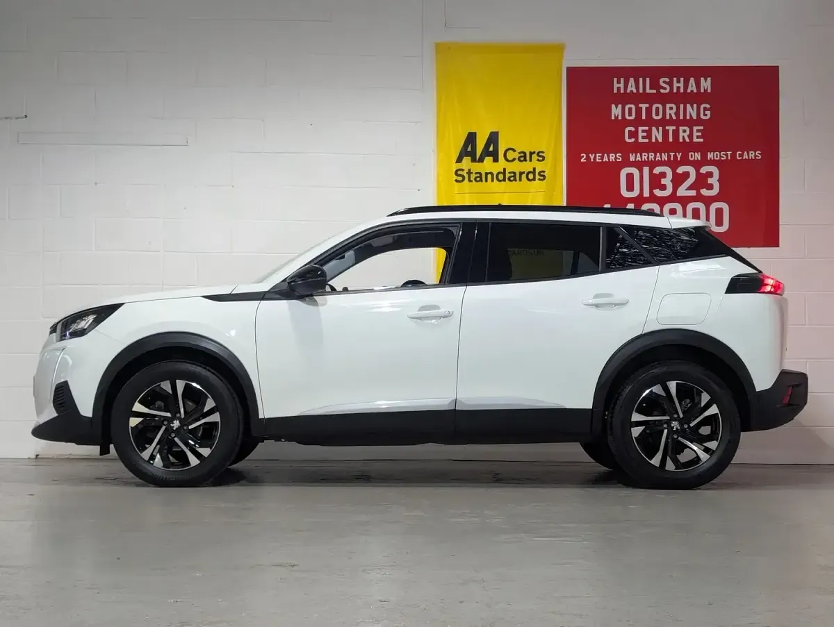 Used Peugeot 2008 Allure Premium 110 HP (80 kW) 2022 White SUV
