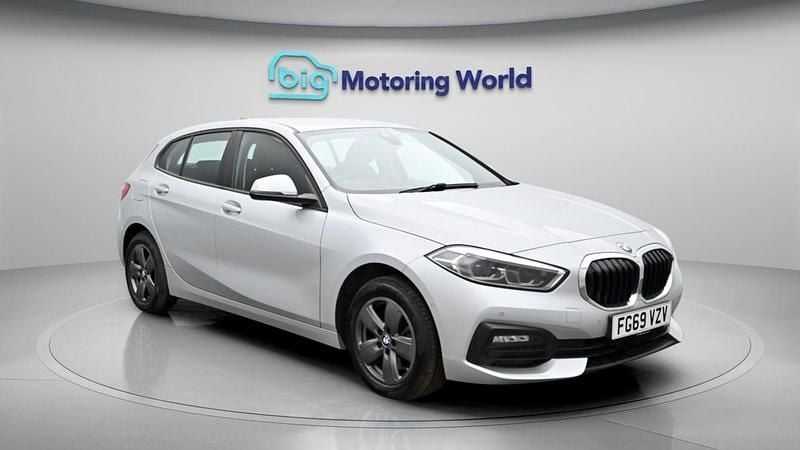 Used BMW 116 114 HP (83 kW) 2019 Silver Hatchback