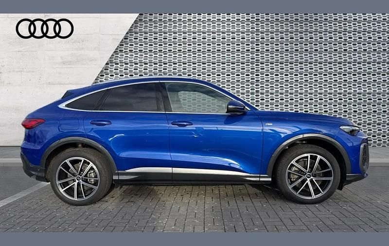 Used Audi Q5 Sportback Advanced 200 HP (147 kW) 2025 Blue SUV