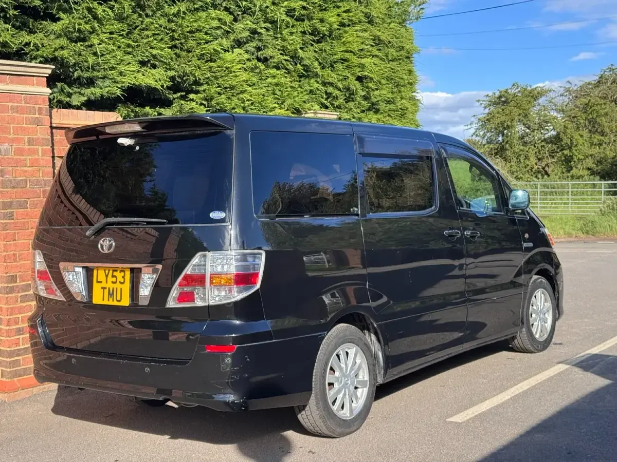 Used Toyota Alphard 159 HP (116 kW) 2006 Black MPV