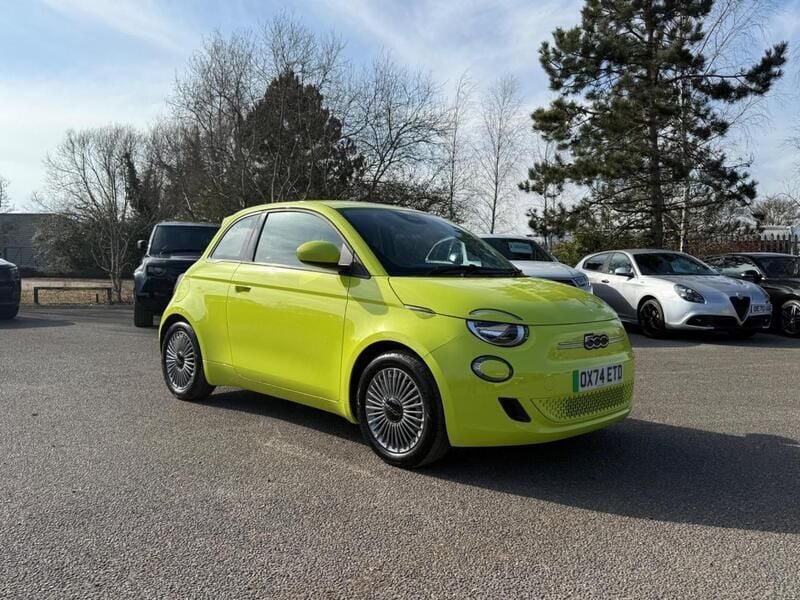 Green New 2025 Fiat 500e Hatchback | £20,490 (Fair price) - Image 1/4