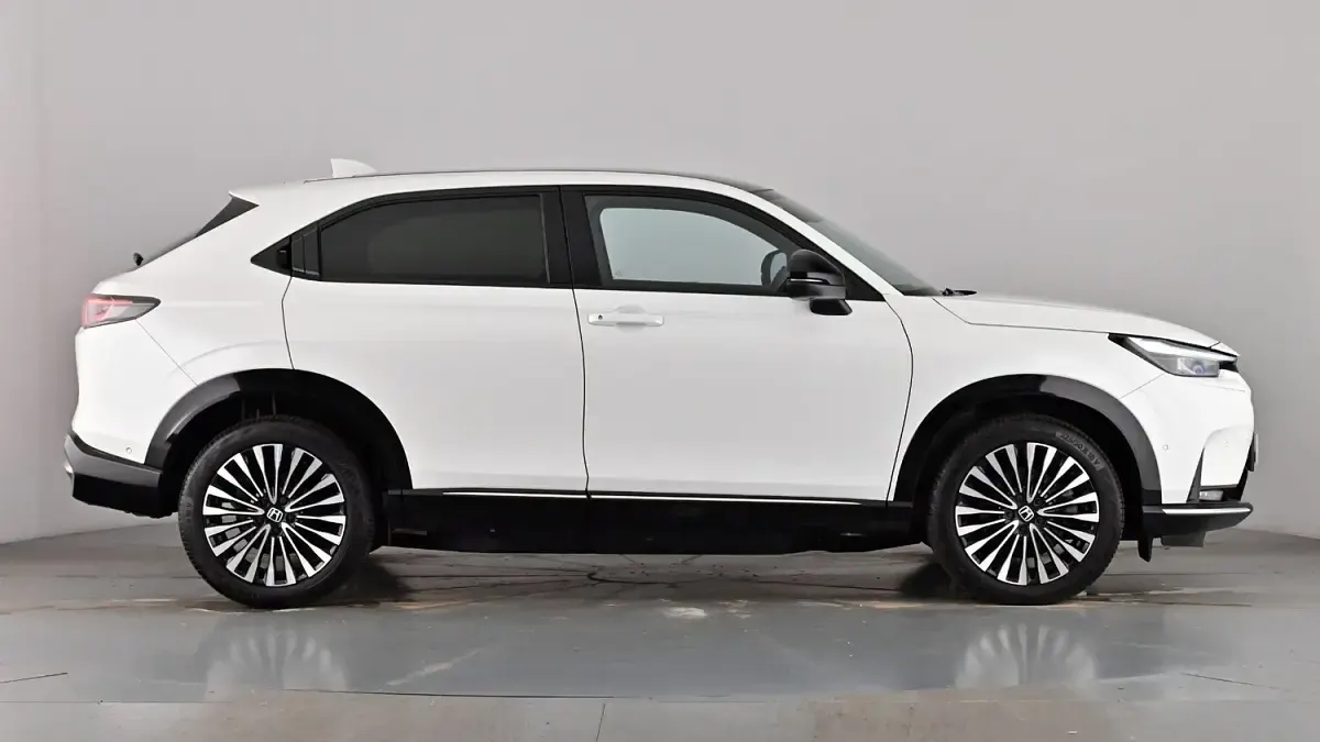 Used Honda e Advance 150 kW (204 HP) 2024 Platinum white Hatchback