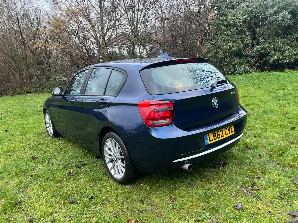 Usado BMW 118 170 HP (125 kW) 2012 Azul Citadino