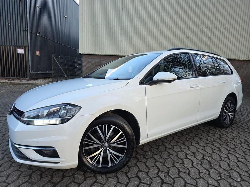 Used VW Golf VII SE 2019 White Estate