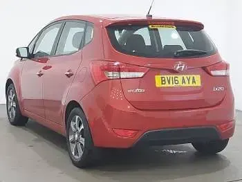 Used Hyundai ix20 SE 90 HP (66 kW) 2016 Red Hatchback