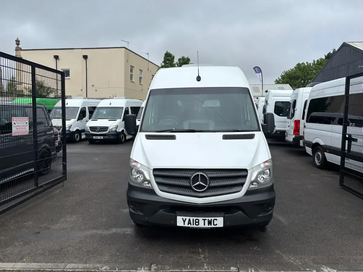 Używany Mercedes Sprinter 138 KM (101 kW) 2018 Biały Van
