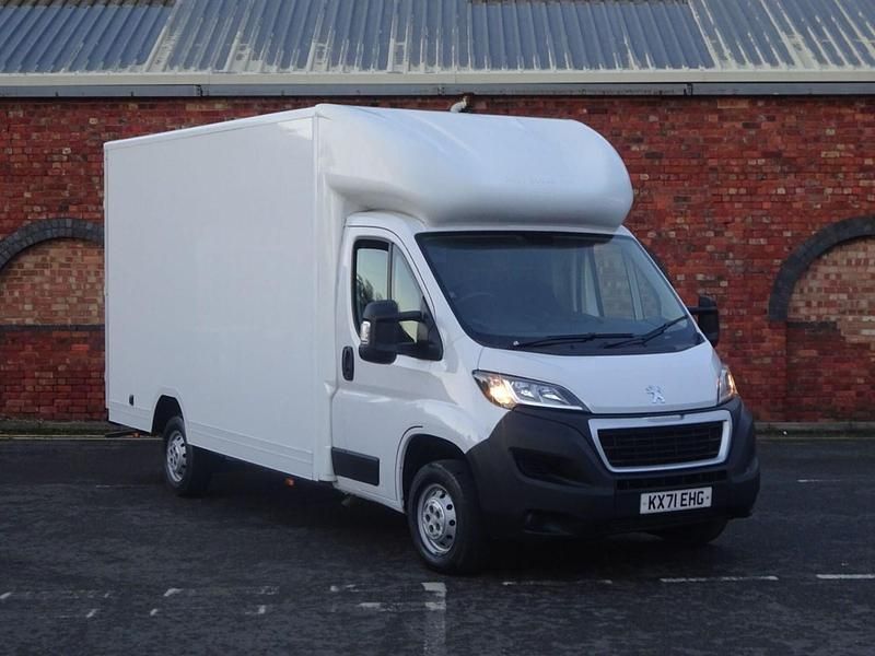 Used Peugeot Boxer 165 HP (121 kW) 2021 White Van