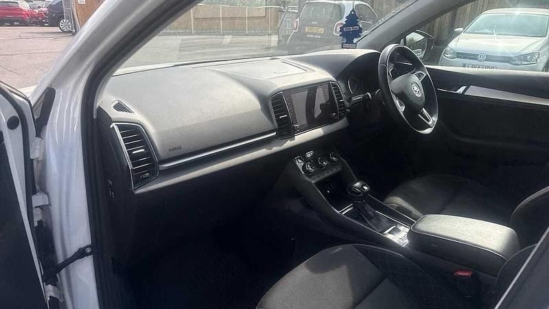 Used Skoda Karoq SE 116 HP (85 kW) 2019 White SUV