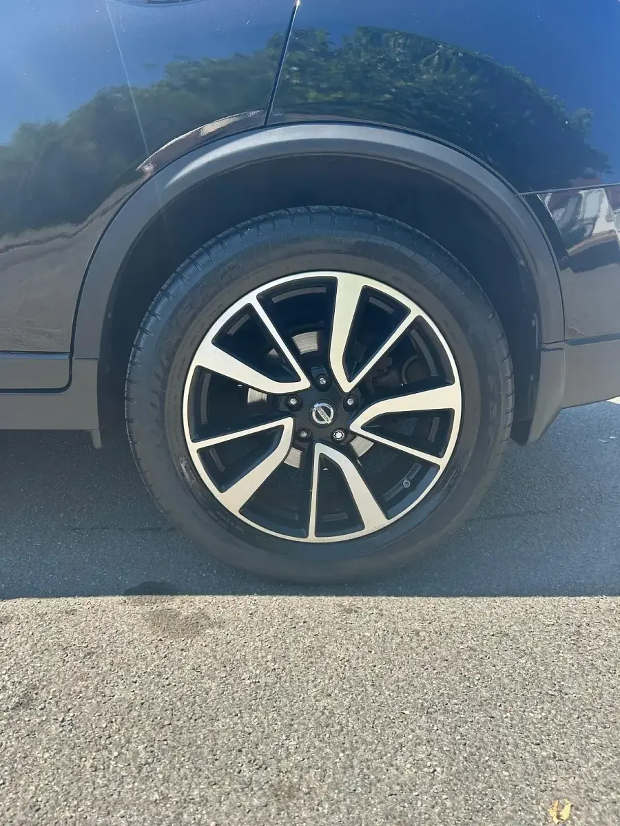 Used Nissan X-Trail Tekna 163 HP (119 kW) 2015 Black SUV