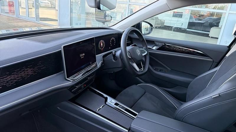 Used VW Passat Elegance 204 HP (150 kW) 2025 Grenadilla black Estate