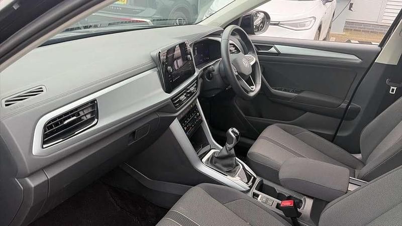 Used VW T-Roc Life 110 HP (80 kW) 2023 Black SUV