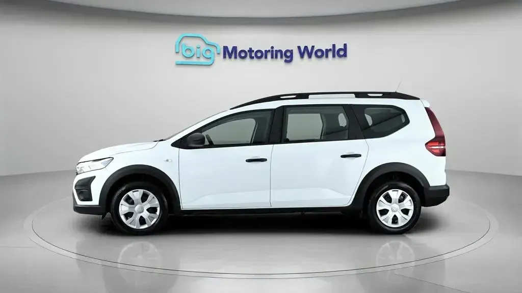 Used Dacia Jogger Essentiel 110 HP (80 kW) 2023 White MPV