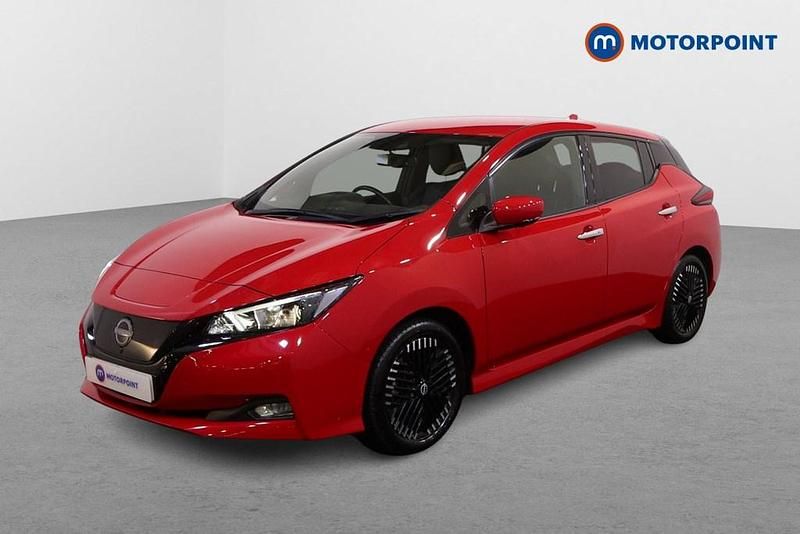Used Nissan Leaf N-Connecta 110 kW (150 HP) 2022 Red Hatchback
