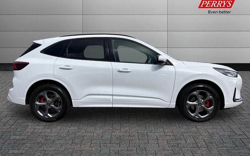 Second-hand Ford Kuga ST-Line 242 CP (177 kW) 2025 SUV