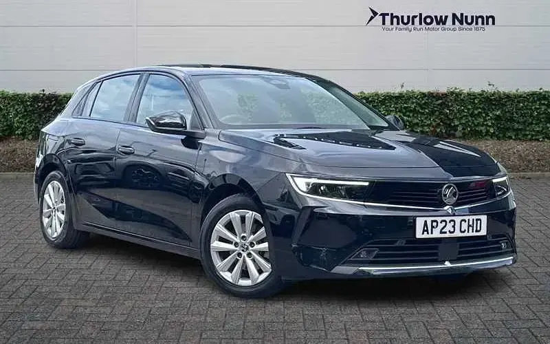 Used Vauxhall Astra Design Edition 131 HP (96 kW) 2025 Hatchback