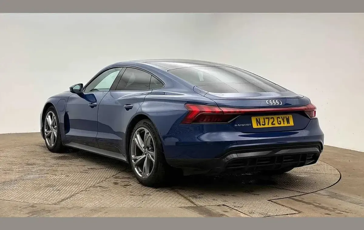 Used Audi e-tron GT quattro Comfort 384 kW (523 HP) 2022 Blue Sedan