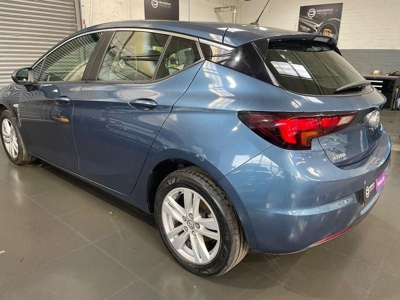 Second-hand Vauxhall Astra Design Edition 136 CP (100 kW) 2016 Albastru Hatchback