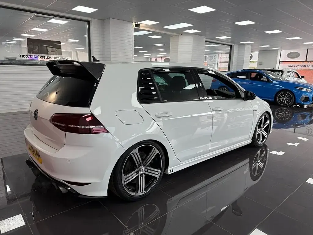 Second-hand VW Golf VII R 2016 Alb Hatchback