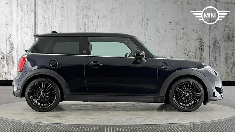 Used Mini Cooper S Exclusive 176 HP (129 kW) 2022 Blue/black Hatchback