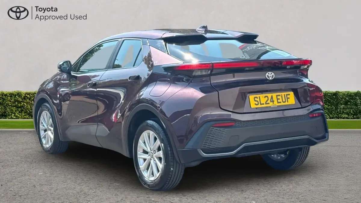 Used Toyota C-HR 140 HP (102 kW) 2024 Deep amethyst SUV