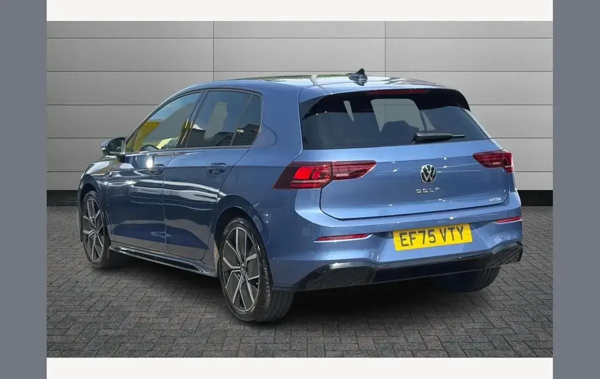 Used VW Golf VIII R-line 148 HP (108 kW) 2026 Anemone blue Hatchback