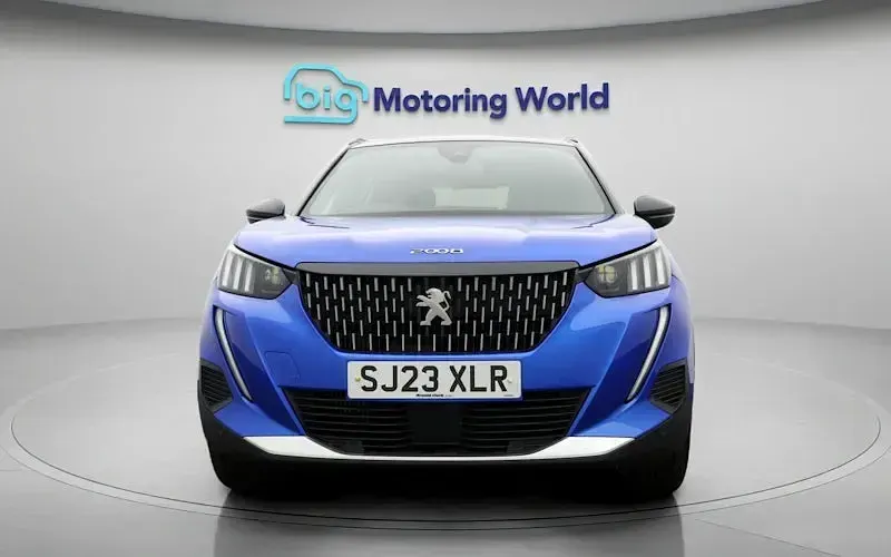 Second-hand Peugeot 2008 GT 131 CP (96 kW) 2023 Albastru SUV