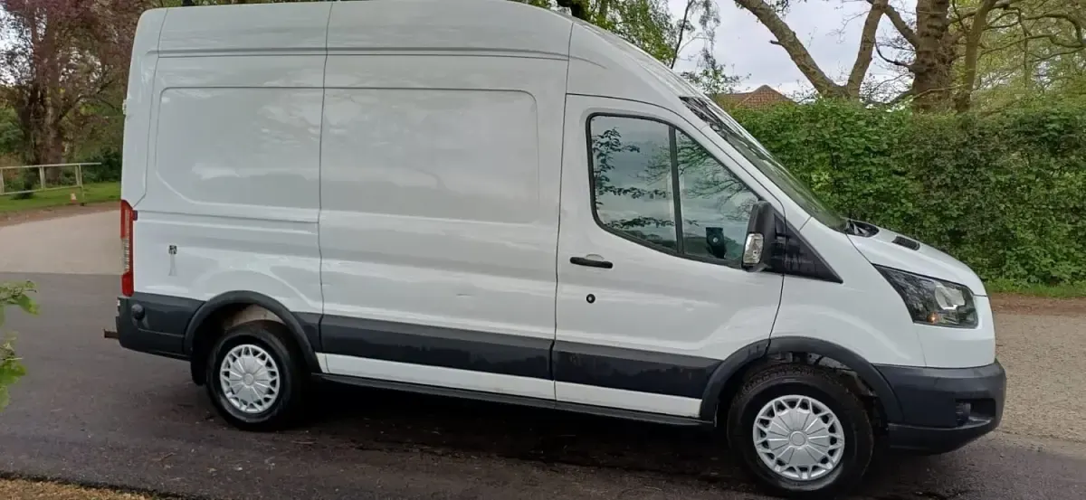 Usado Ford Transit 2018 Branco Monovolume