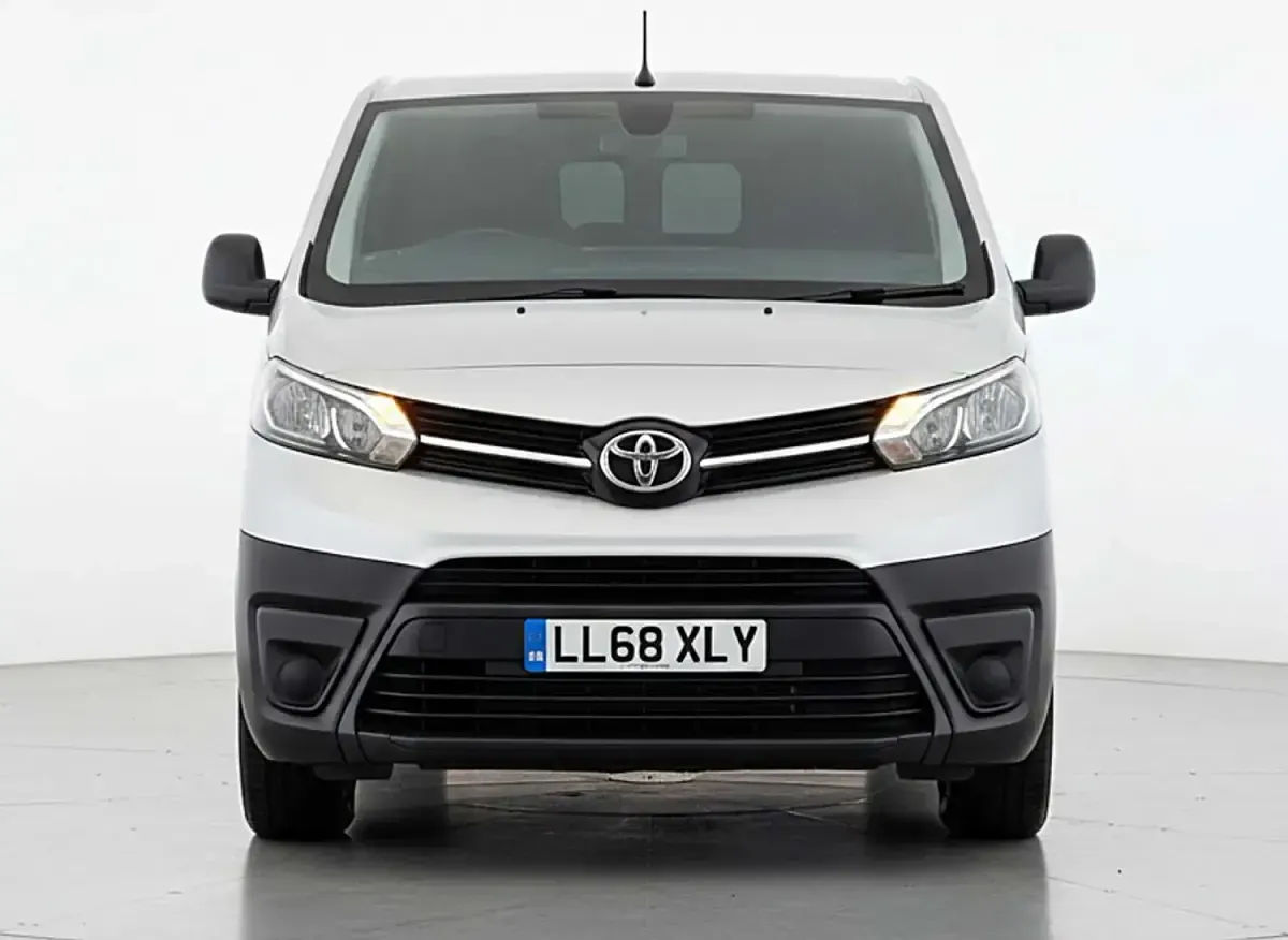 Used Toyota Proace 115 HP (84 kW) 2019 Silver MPV