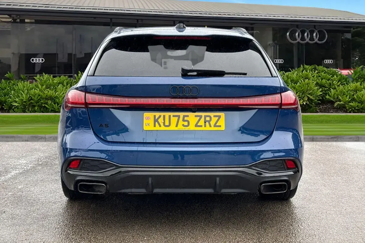 Used Audi A5 Advanced 204 HP (150 kW) 2025 Blue Estate