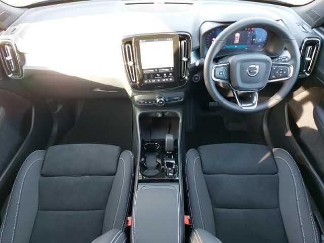 New Volvo XC40 Plus 161 HP (118 kW) 2026 SUV