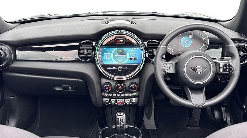 Used Mini Cooper Classic 134 HP (98 kW) 2024 Green Hatchback