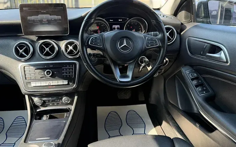 Used Mercedes A180 122 HP (89 kW) 2016 Black Hatchback