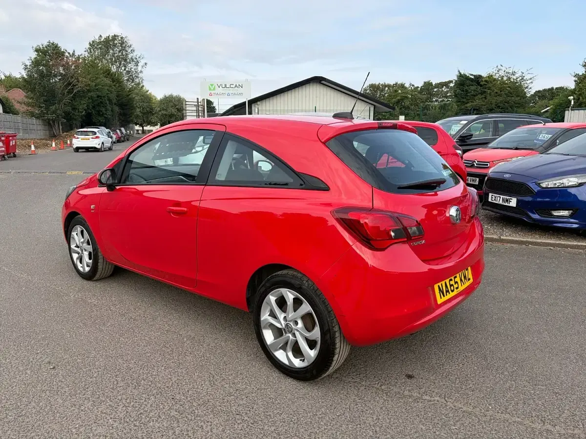 Used Vauxhall Corsa 70 HP (51 kW) 2015 Red Hatchback