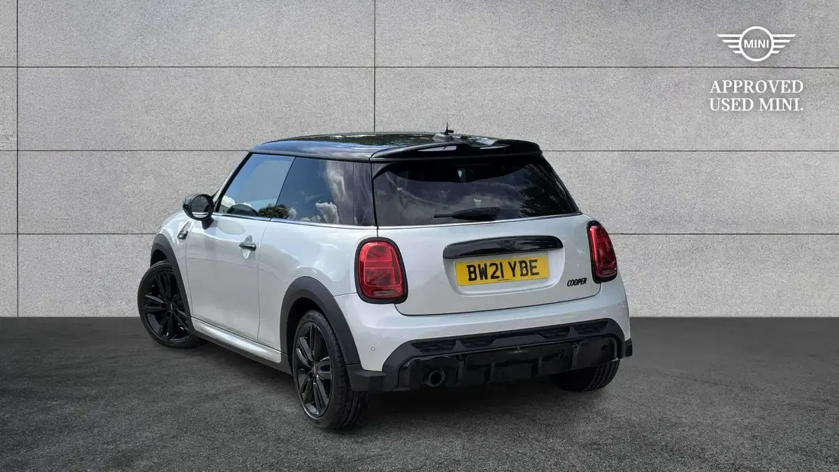 Used Mini Cooper Hatch 134 HP (98 kW) 2021 Silver Hatchback
