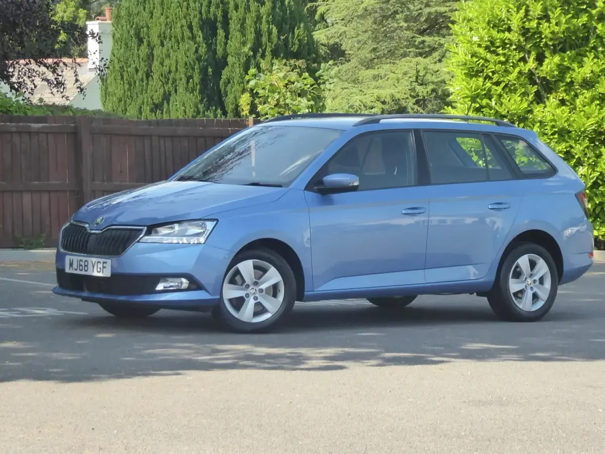 Used Skoda Fabia SE 110 HP (80 kW) 2018 Blue Estate
