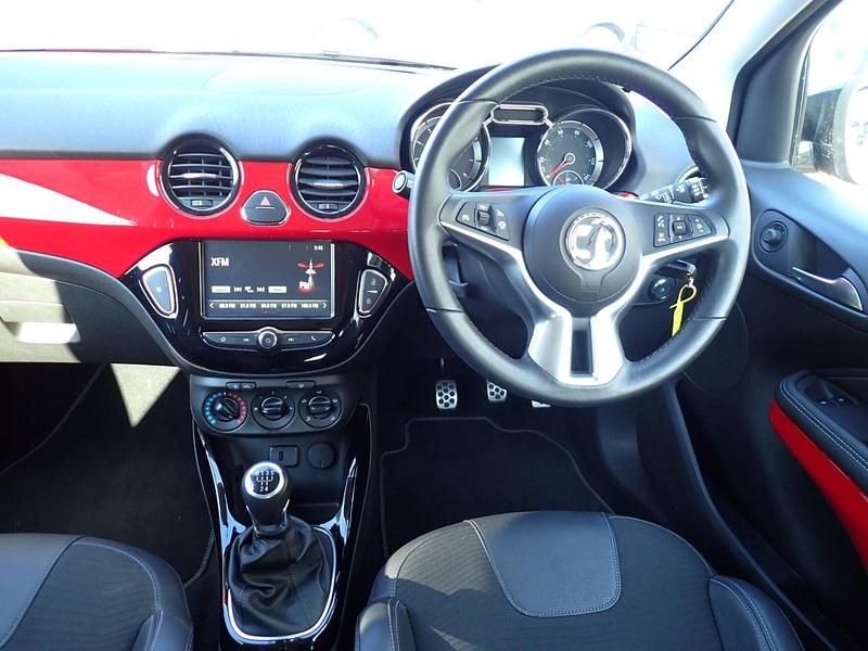 Second-hand Vauxhall Adam S 70 CP (51 kW) 2017 Roșu Hatchback