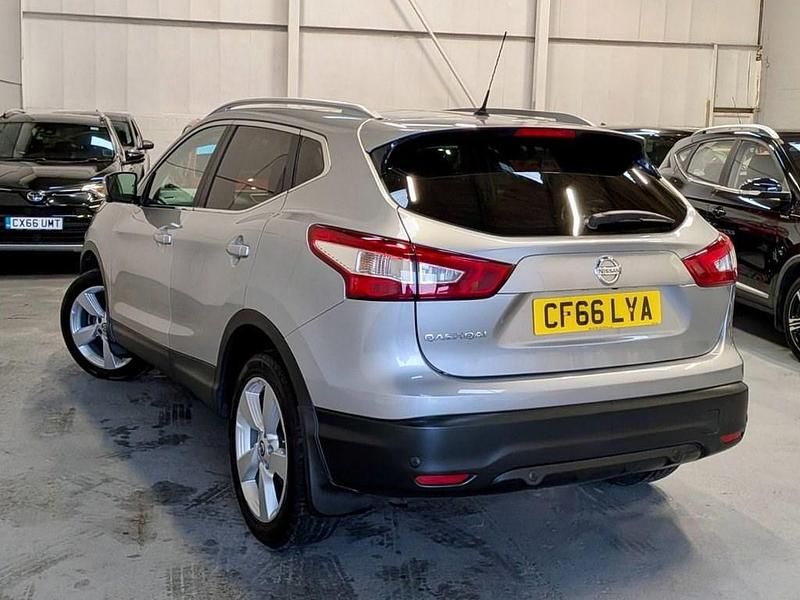Used Nissan Qashqai N-Connecta 2016 Silver SUV