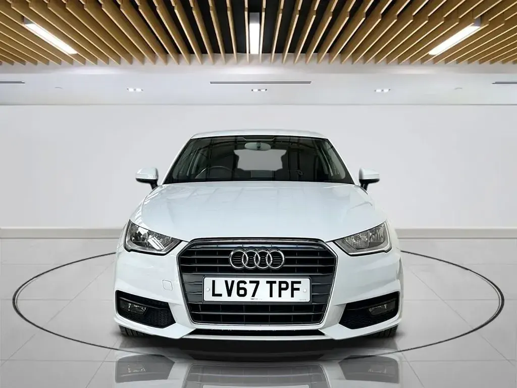 Used Audi A1 Sport 95 HP (69 kW) 2017 White Hatchback