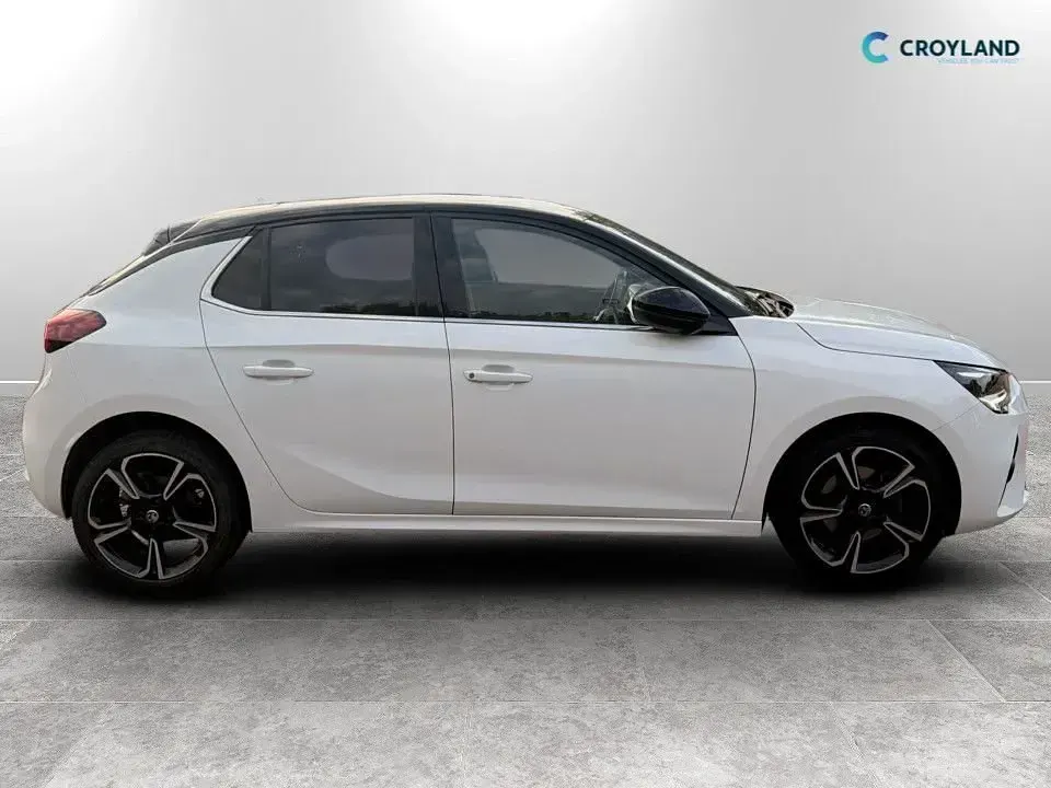 Used Vauxhall Corsa Elite 98 HP (72 kW) 2021 White Hatchback