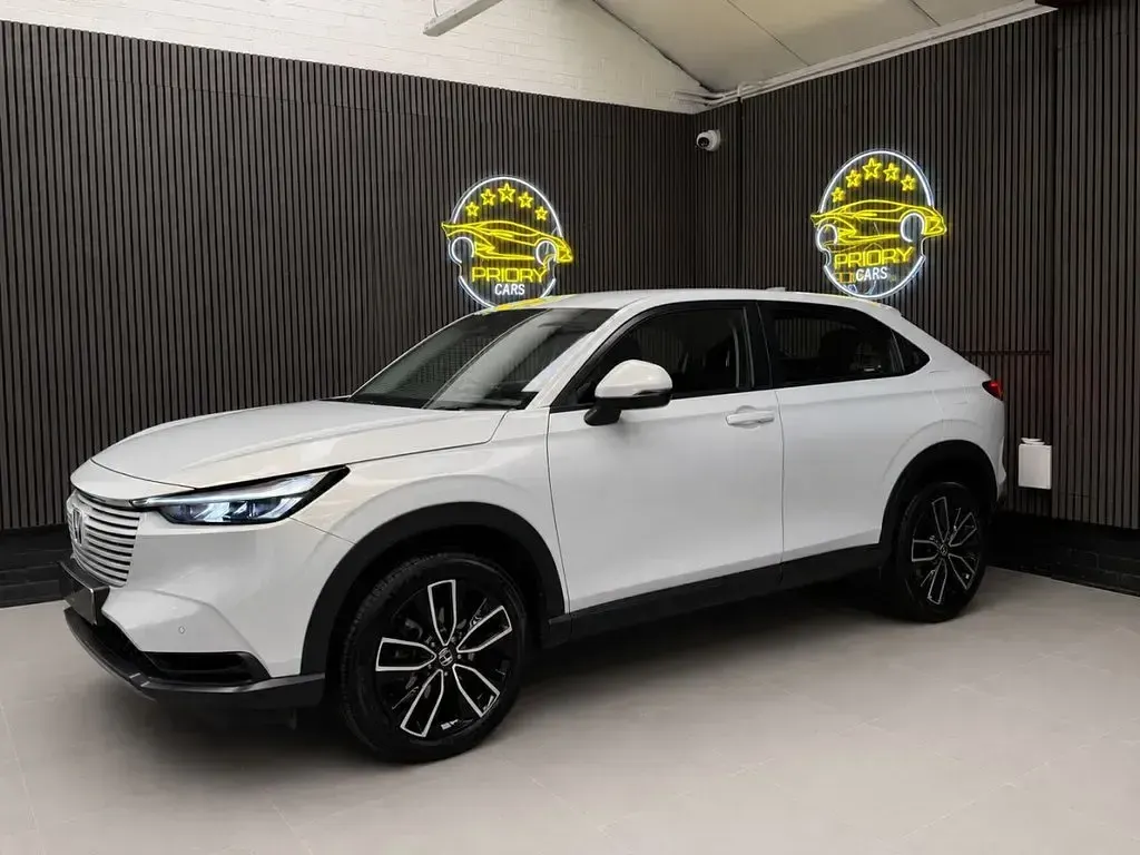 Used Honda HR-V Elegance 131 HP (96 kW) 2023 White SUV