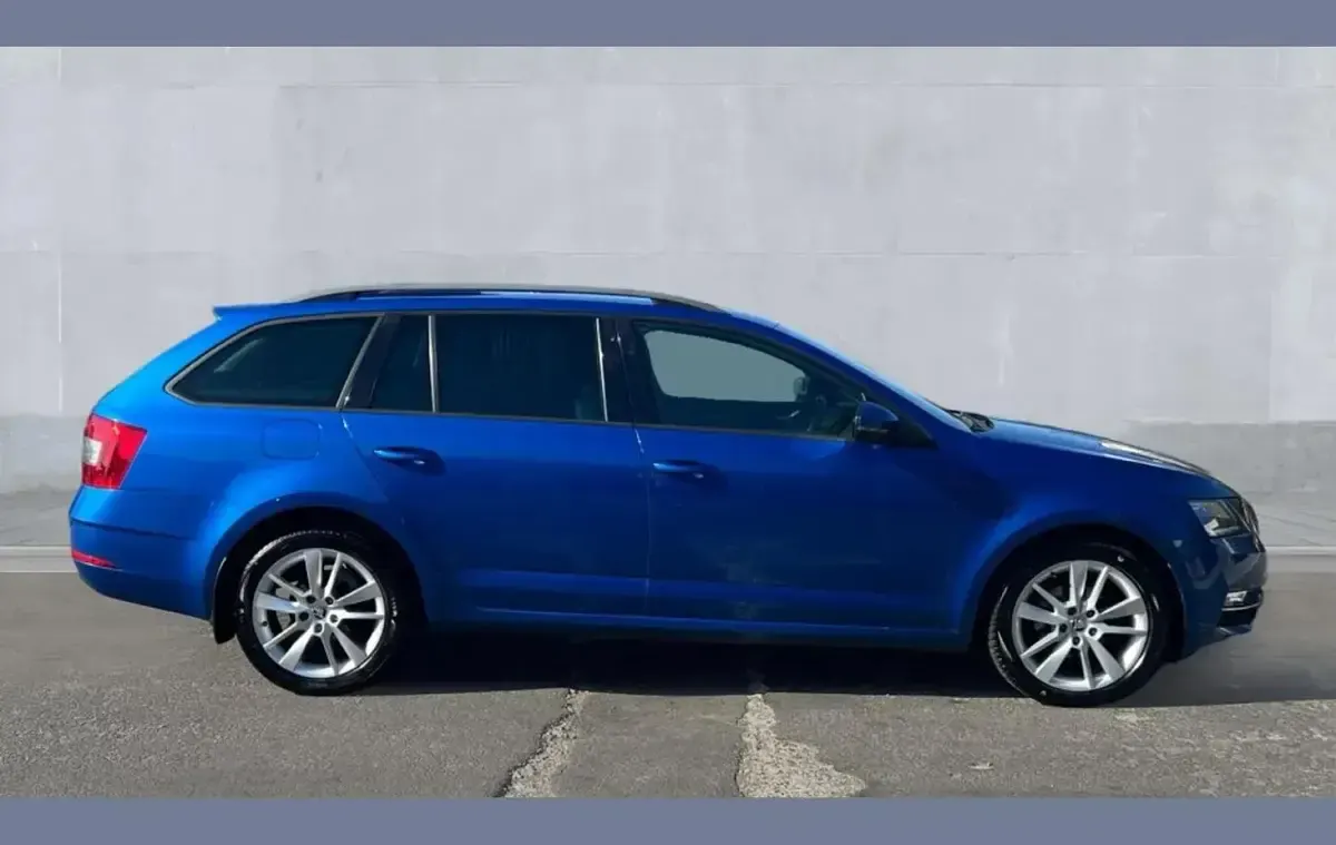 Used Skoda Octavia SE L 113 HP (83 kW) 2018 Blue Estate
