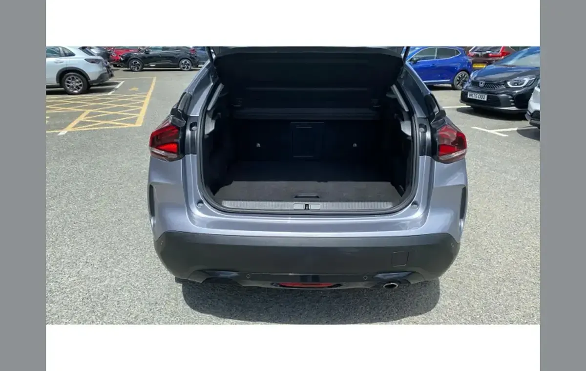 Used Citroën C4 Shine 131 HP (96 kW) 2023 Grey SUV