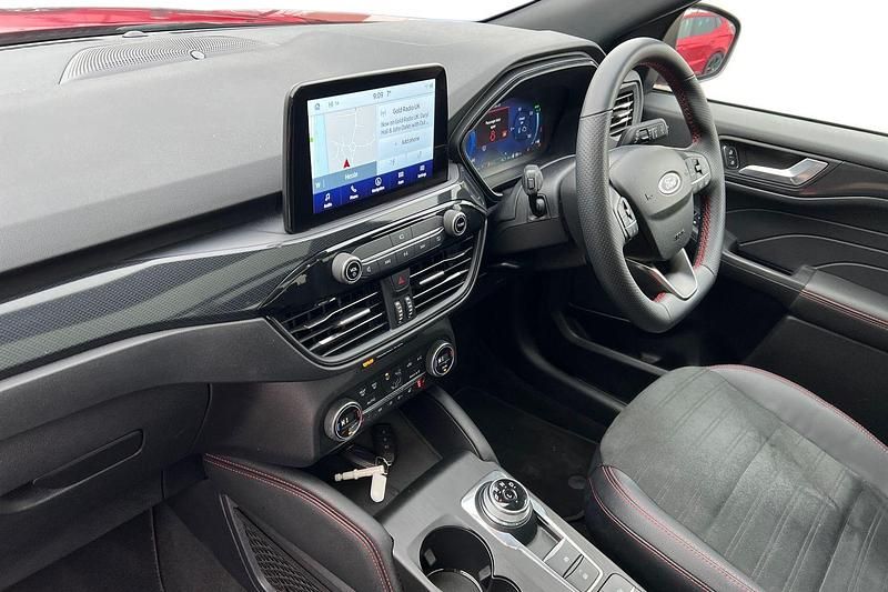 Used Ford Kuga ST-Line X 225 HP (165 kW) 2022 Lucid red exclusive SUV