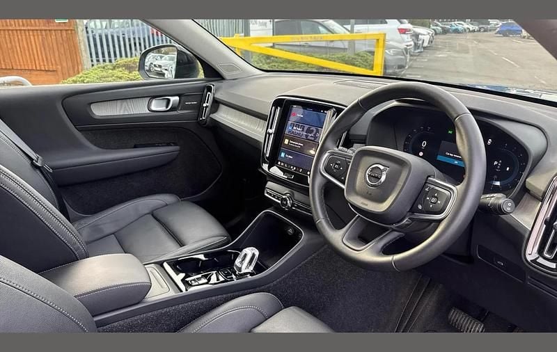 Used Volvo XC40 Ultra 161 HP (118 kW) 2025 Blue SUV