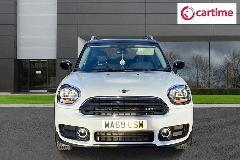Begagnad Mini Cooper Classic 136 HK (100 kW) 2019 Vit Halvkombi