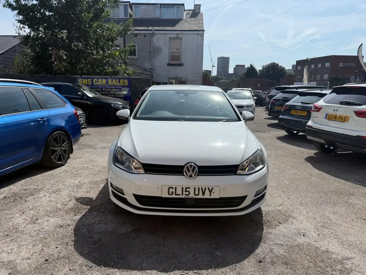 Used VW Golf VII Match 120 HP (88 kW) 2015 White Hatchback