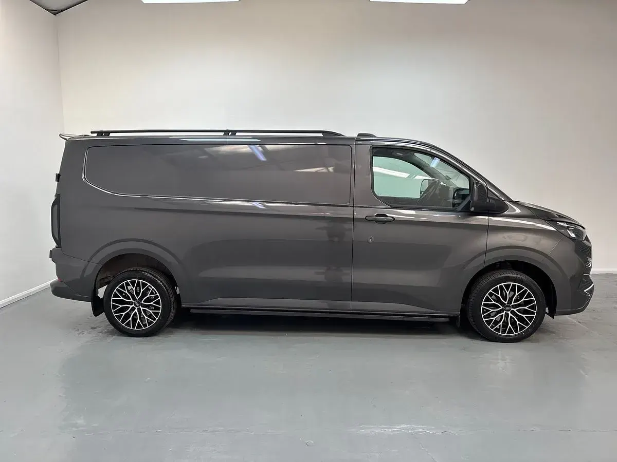 Used Ford Transit Custom Limited 136 HP (100 kW) 2024