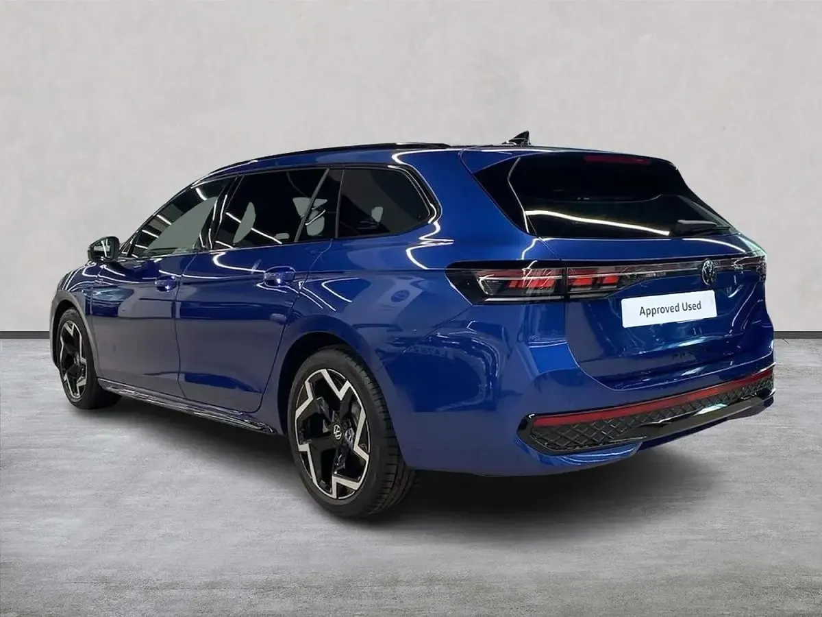 New VW Passat R-line 150 HP (110 kW) 2026 Blue Estate